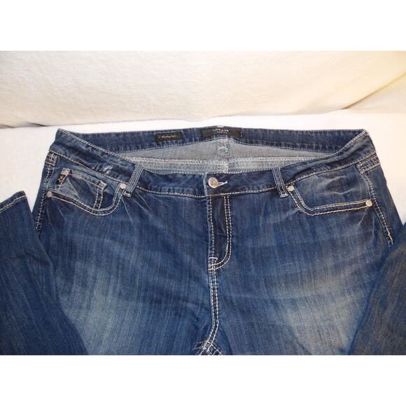 Torrid Womens 45x30.5 Relaxed Boot Cut Stretch Jeans - Picture 6 of 16